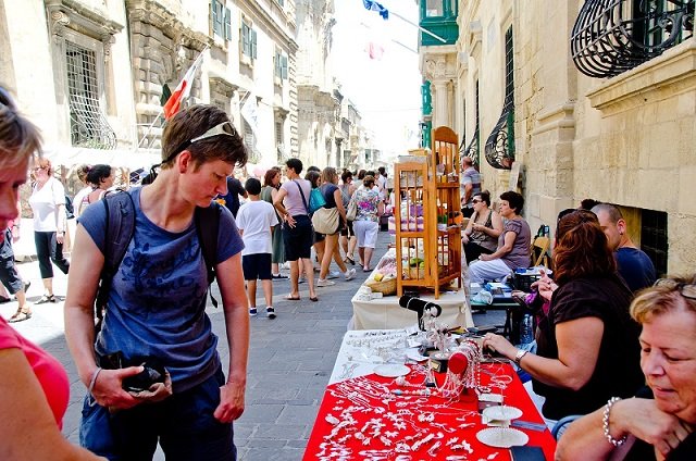 Tradisi, Kekayaan, dan Warna serta Makanan dan minuman di Malta