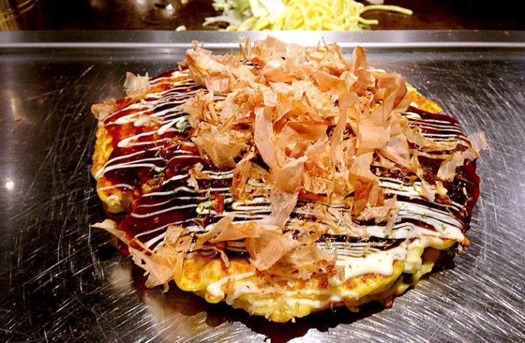 Tur Kuliner Osaka: 6 Pengalaman Makanan dan Minuman Terbaik