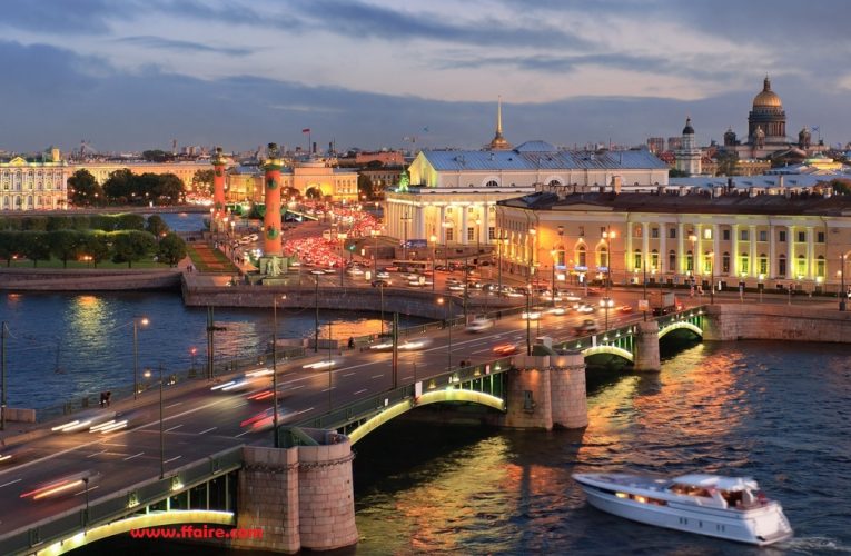 Mengunjungi Petersburg dengan tradisi, festival, mentalitas dan gaya hidup